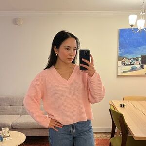 V-Neck cropped Pink Sweater